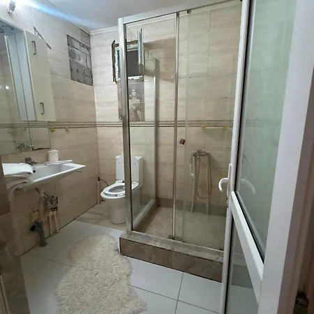 Iris Apartment *